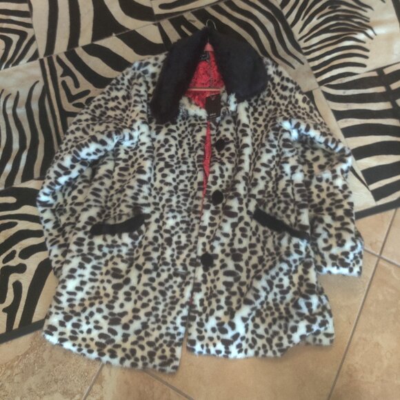 Lazy Oaf Disney 101 Dalmations jacket size M/L New Oversized fit - Picture 1 of 4